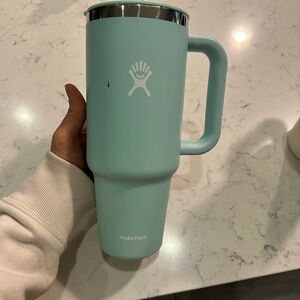 Hydro Flask Aqua Travel Tumbler with Handle